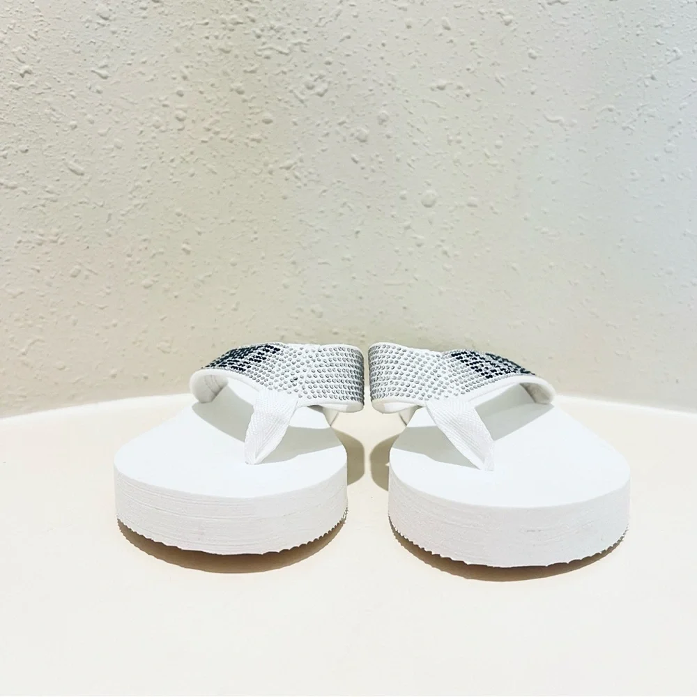 True Religion Rhinestone Logo White Women’s Slides Size 8 NWT
